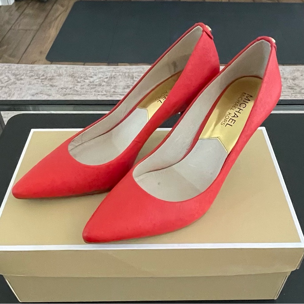 Michael Kors Vibrant Red-Orange Pumps